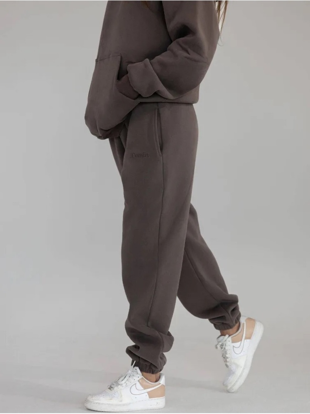 Comfrt Chocolate Signature Sweatpants NWT